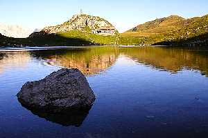 Xtrallusion offers characteristic Bed and Breakfast, B&B, Guest House, Hotel, Albergo and Country Lodge accommodation in Italy. Plus independent self-guided Walking, Adventure, Activity, Skiing and Paragliding Holiday itineraries on the Italian Rivieras, in the Italian Lakes, in the Italian Alps and in some of the most beautiful corners of Italy.